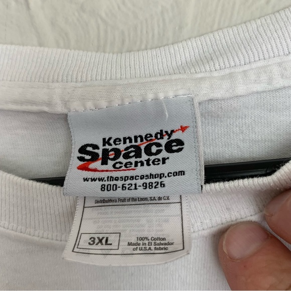 VINTAGE OFFICIAL KENNEDY SPACE CENTER ENDEAVOR SHUTTLE SHIRT SIZE XXXL NICE - Picture 3 of 5